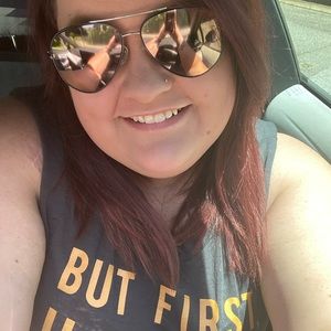 Meet your Posher, Ashley